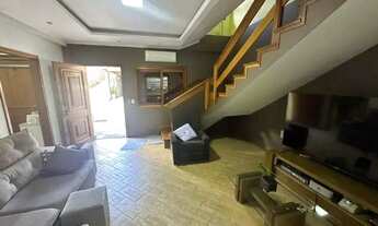 Imagem 4: Casa ampla com terraço e 4 quartos no Jardim Floresta