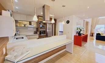 Imagem 5: Pedra Branca linda residência com piscina aquecida