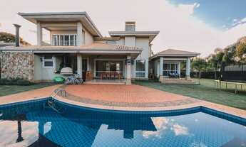 Imagem 3: Casa de condomínio sobrado para venda possui 415 metros quadrados com 4 quartos