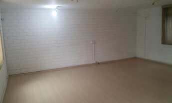 Imagem 3: Otima sala comercial com 2 banheiros. Excelente localização