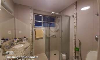 Imagem 6: Charmoso apartamento com três dormitórios e uma suíte, três garagens no coração do Embaré