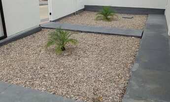 Imagem 6: Casa sozinha no terreno grande com três quartos sendo uma suíte