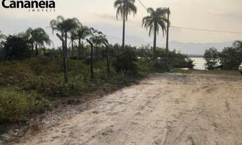 Imagem: Terreno frente ao mar no Balneário Terra