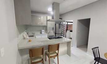 Imagem 6: Casa ampla, com 3 dormitórios, sendo uma suíte. 2 vagas de garagem. Oportunidade