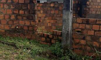 Imagem 3: Terreno com alvenaria