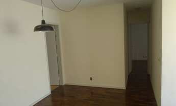 Imagem: Amplo apartamento de dois quartos sendo