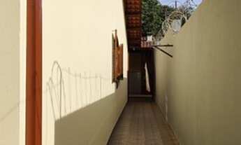 Imagem 3: Casa Térrea para venda possui 250 metros quadrados com 3 quartos sendo uma suite, edicula