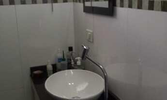 Imagem 6: Sobrado para venda possui 204 metros quadrados com 3 quartos em Vila Eldízia - Santo André