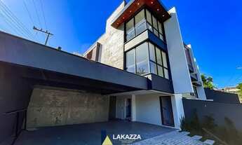 Imagem: Triplex de Esquina no Bairro Anita Com Piscina