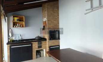 Imagem 5: Sobrado à venda no bairro Saguaçu, Joinville/SC. Suíte com hidromassagem, closet e sacada