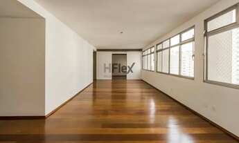 Imagem 2: Apartamento amplo, 212m2, localizado no Bairro Jardins, 2 vagas, próximo ao metrô Oscar Fr