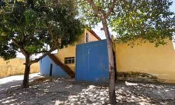 Imagem 7: Casa Dúplex com 250m2, área total de 796m2, amplo estacionamento, próximo Av. Pontes Vieir