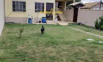 Imagem: 2 casas com entrada independente à venda