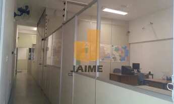 Imagem: Prédio com três andares, 238 m², cada