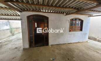 Imagem 2: Casa em Montes Claros, no bairro Jardim São Luiz, para venda