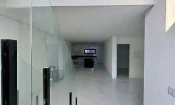 Imagem 3: Imóvel para aluguel e venda tem 370 metros quadrados com 5 quartos