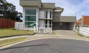 Imagem 2: Casa de Alto Padrão à Venda em Goiânia 4 Suítes, 227m²