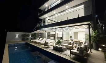 Imagem: Casa Nova e Sofisticada com 5 Suítes, Piscina