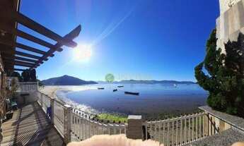 Imagem: Casa com vista mar localizada na Palhoça