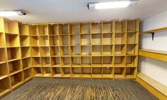 Imagem 7: Bela loja no 2º andar do Shopping da Gávea, bem localizada loja, com piso laminado em tom