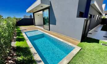 Imagem 6: Belíssima Casa Térrea no Alphaville 1 - Piscina com Vista para a Pista de Caminhar