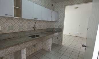 Imagem 2: Casa para venda tem 210 metros quadrados com 4 quartos em Papicu - Fortaleza - Ceará