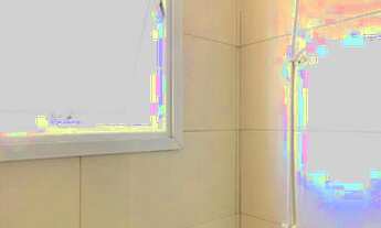 Imagem 7: Apartamento amplo com sacada a 300 metros da praia Pitangueiras!