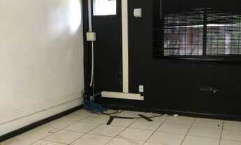 Imagem 3: Galpão/Depósito/Armazém para aluguel possui 683 metros quadrados com 8 quartos