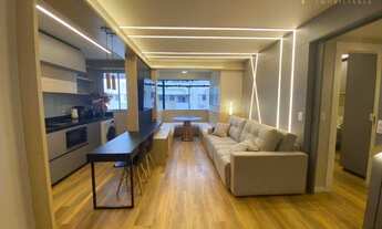 Imagem 2: Cobertura Duplex totalmente mobiliada com 2 suítes e vista parcial mar em Jurerê Internaci