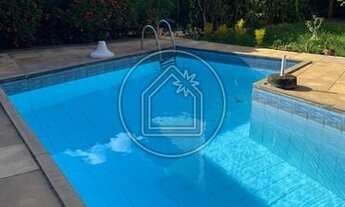 Imagem 5: Casa para venda possui 234 metros quadrados com 5 quartos em Piratininga - Niterói - RJ