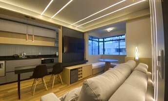 Imagem 4: Cobertura Duplex totalmente mobiliada com 2 suítes e vista parcial mar em Jurerê Internaci