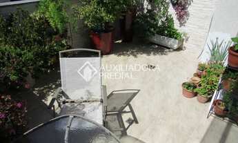 Imagem 2: Apartamento para venda possui 120 metros quadrados com 2 quartos em Santana - Porto Alegre