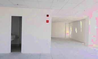 Imagem 2: Conjunto comercial com 316m² vão livre, piso elevado, 02 banheiros, sacada e 09 vagas de g