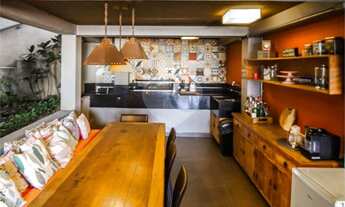 Imagem 3: Oportunidade Vila Romana, imóvel residencial com terreno aberto para duas ruas