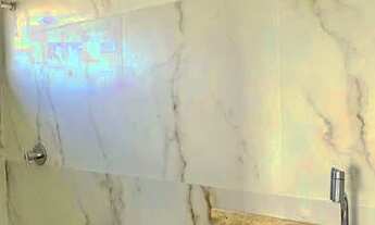 Imagem 4: Casa com 4 suites, sendo 3 viradas para o nascente, varanda e piscina na Cidade Alphaville