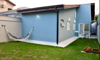 Imagem: Casa térrea com 2 garagem e quintal grande