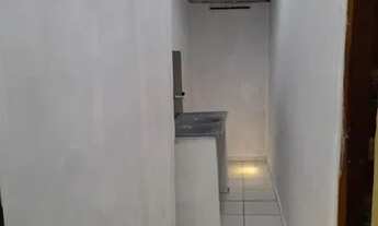 Imagem 2: ALUGA-SE CASA Casa com 1 dormitório