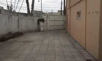 Imagem 3: Sobrado de esquina com quintal grande ,227 M2