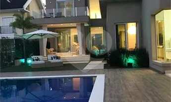 Imagem 2: Casa em alto padrão com 720 m2 em alphaville