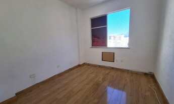 Imagem 7: Aluga-se, apartamento com dois quartos .dependência e Garagem. Em Botafogo