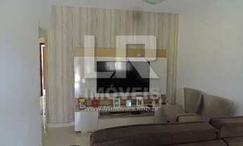 Imagem 2: Casa com 3 quartos em rua pavimentada à poucos metros do Centro *S-04