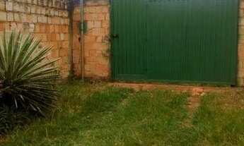 Imagem: Vendo um lote com casa padrão nos fundos