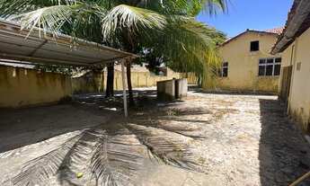 Imagem 3: Casa Dúplex com 250m2, área total de 796m2, amplo estacionamento, próximo Av. Pontes Vieir