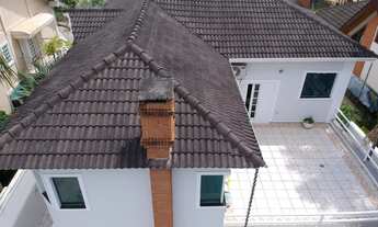 Imagem 1: Casa de condomínio para aluguel possui 560 metros quadrados com 5 quartos