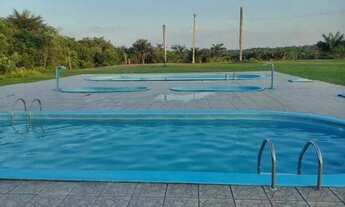 Imagem: Sítio com FLUTUANTE na beira do rio p/