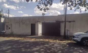 Imagem: Casa com 2 dormitórios à venda, 1995 m²