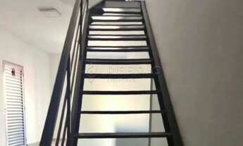 Imagem 7: Imóvel comercial na Av. do Bairro Vila Tibério com 149,08 m² construção, porta de enrolar