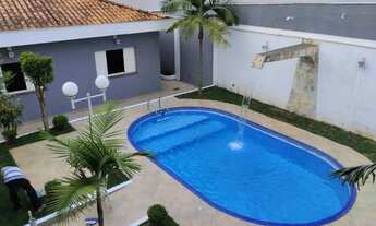 Imagem: Casa térrea com 3 quartos edícula, piscina