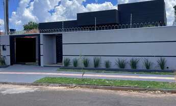 Imagem: LINDA CASA COM AMPLO ESPAÇO NA MATA DO