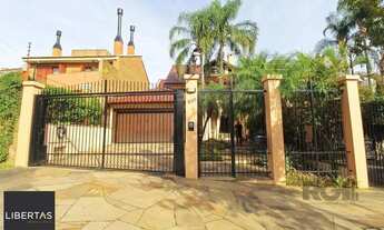 Imagem 2: Casa para Comprar com 4 dormitórios, uma suíte e 4 vagas no Bairro Chácara das Pedras